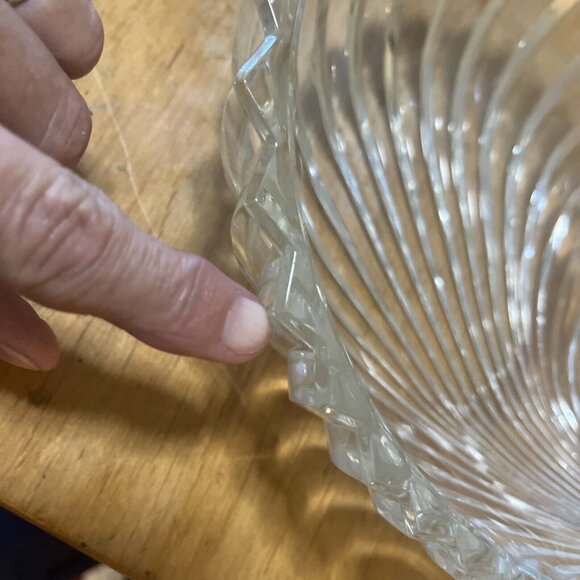Elegant Platano 9" Crystal Bowl-Seashell Design by Villeroy & Boch - Picture 8 of 8